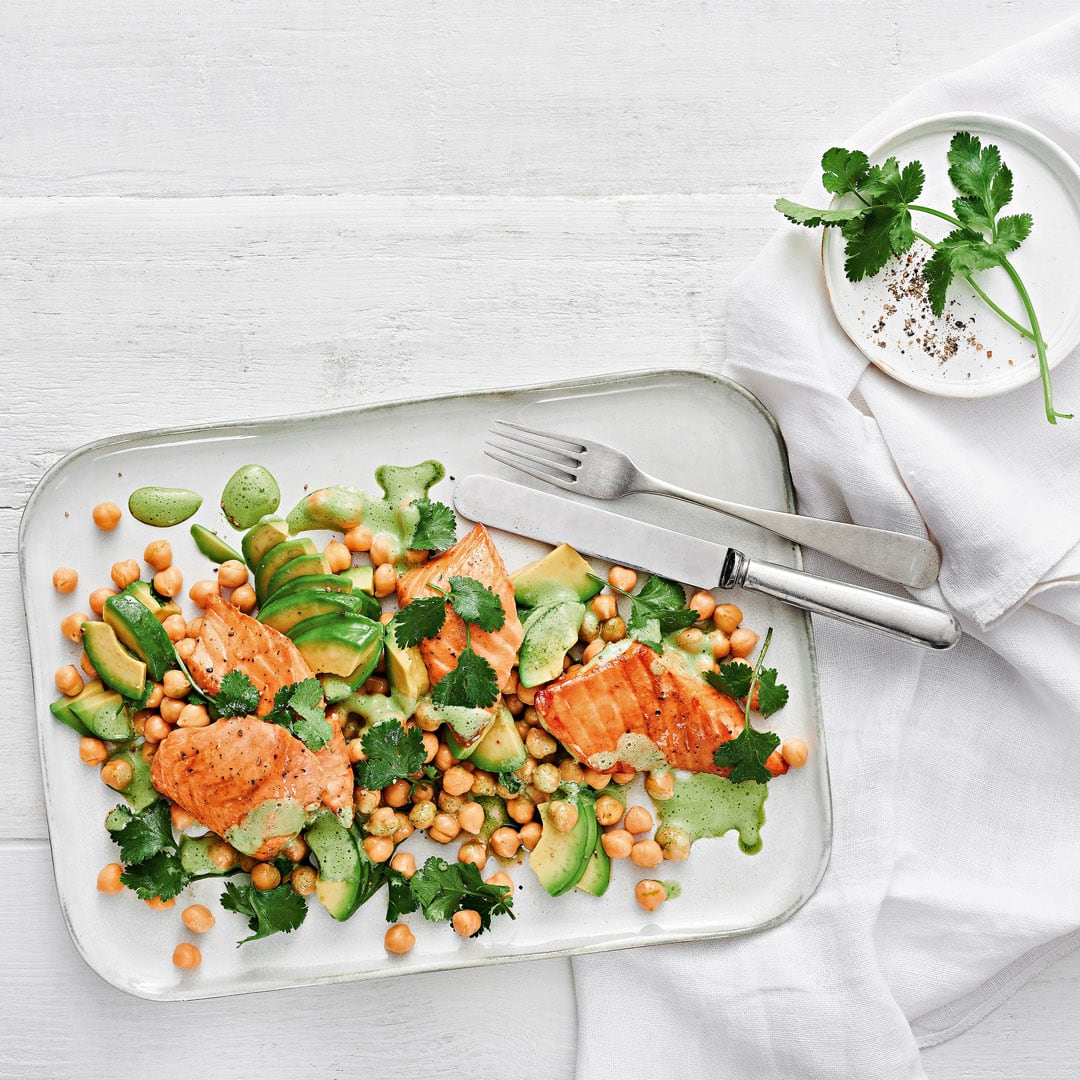 Avocadosalat mit Lachsfilet