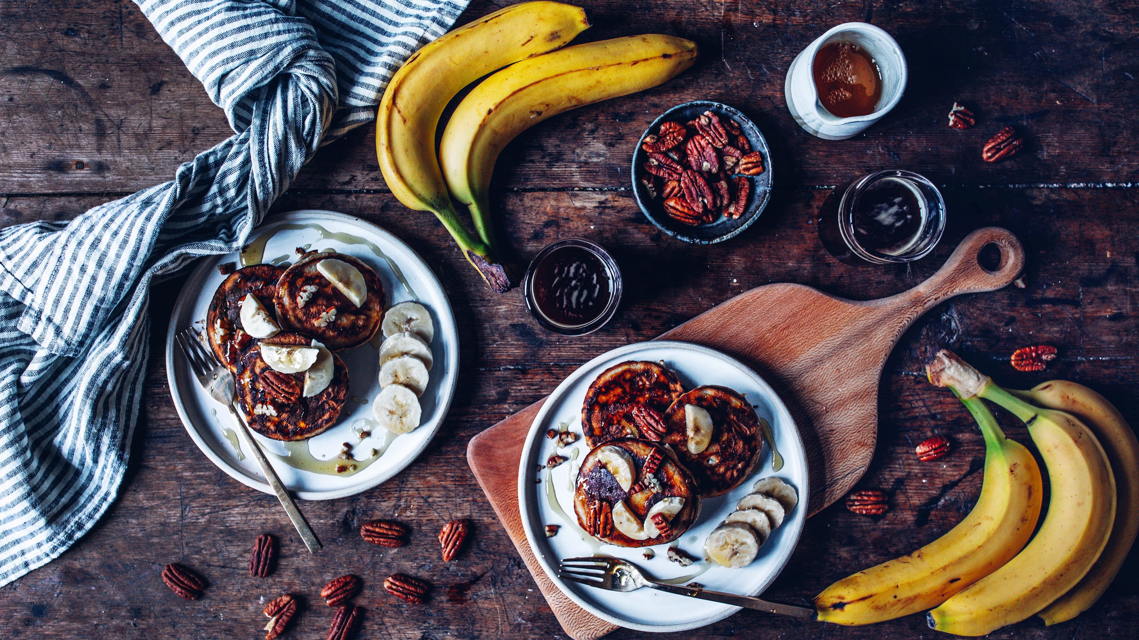 Bananen-Pancakes vegan mit Pekannüssen