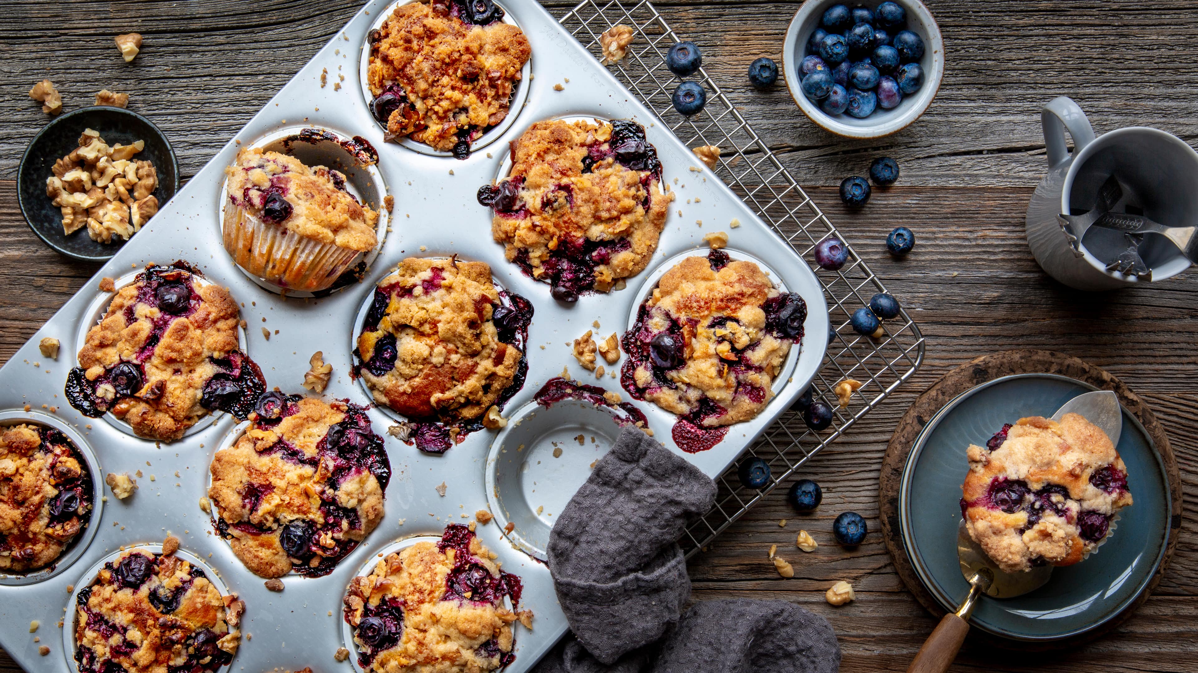 Blaubeer-Muffins mit Streuseln - Rezept | EDEKA