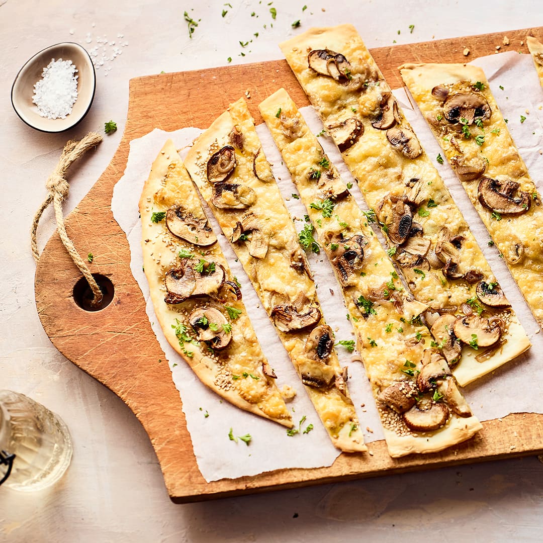 Champignon-Käse-Flammkuchen