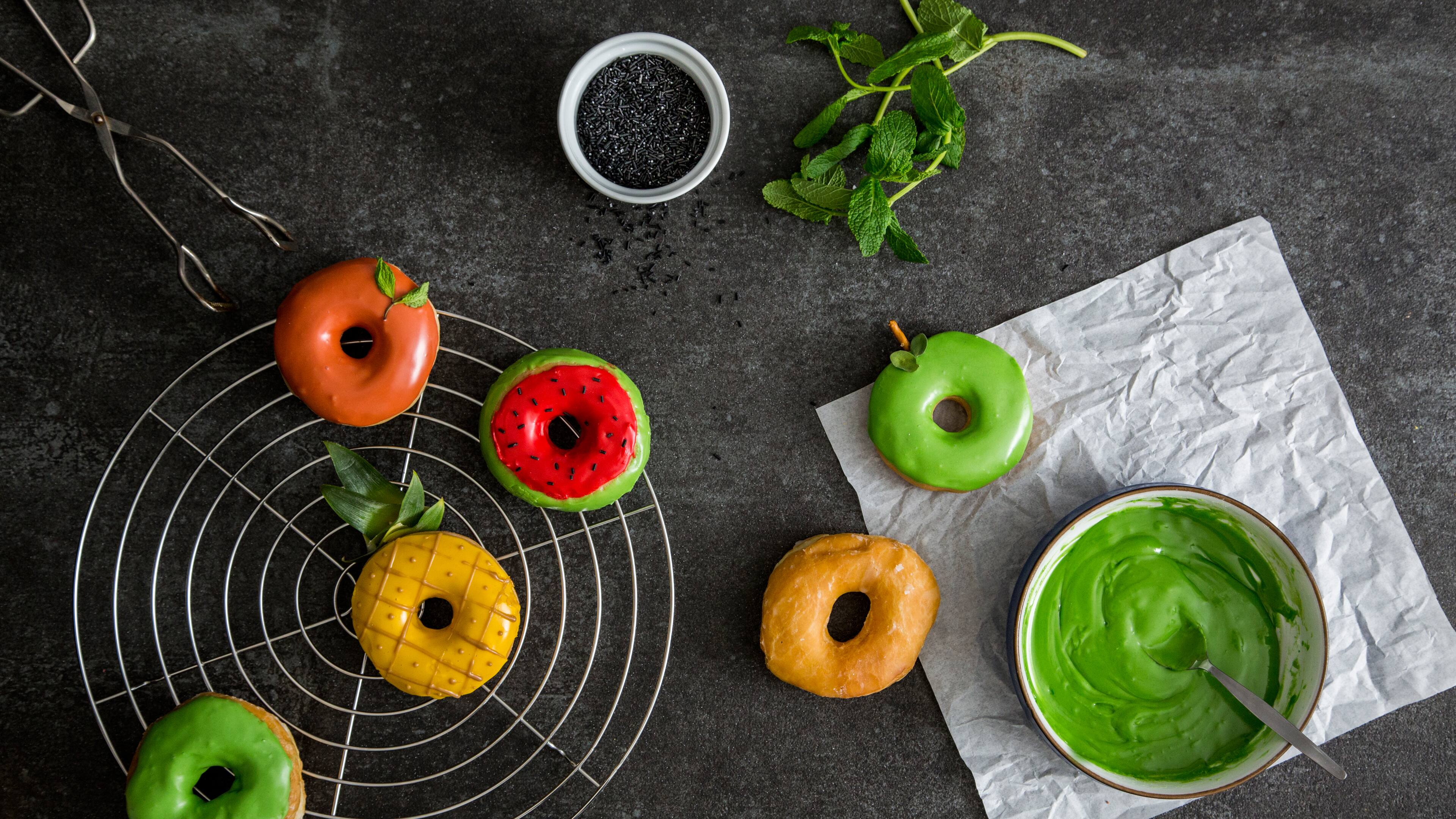 Donuts mit Zuckerguss