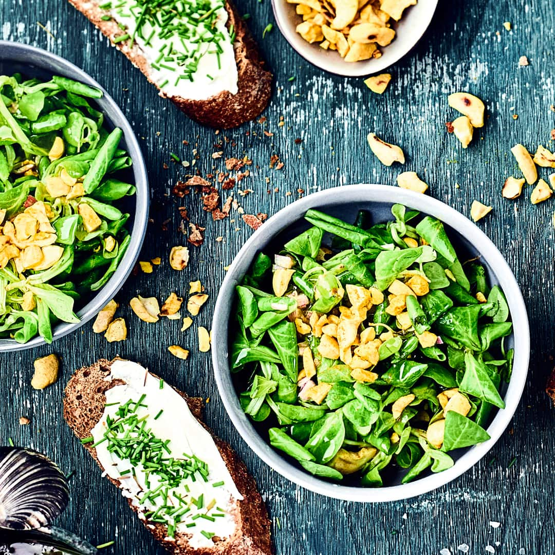 Feldsalat mit Cashewkernen