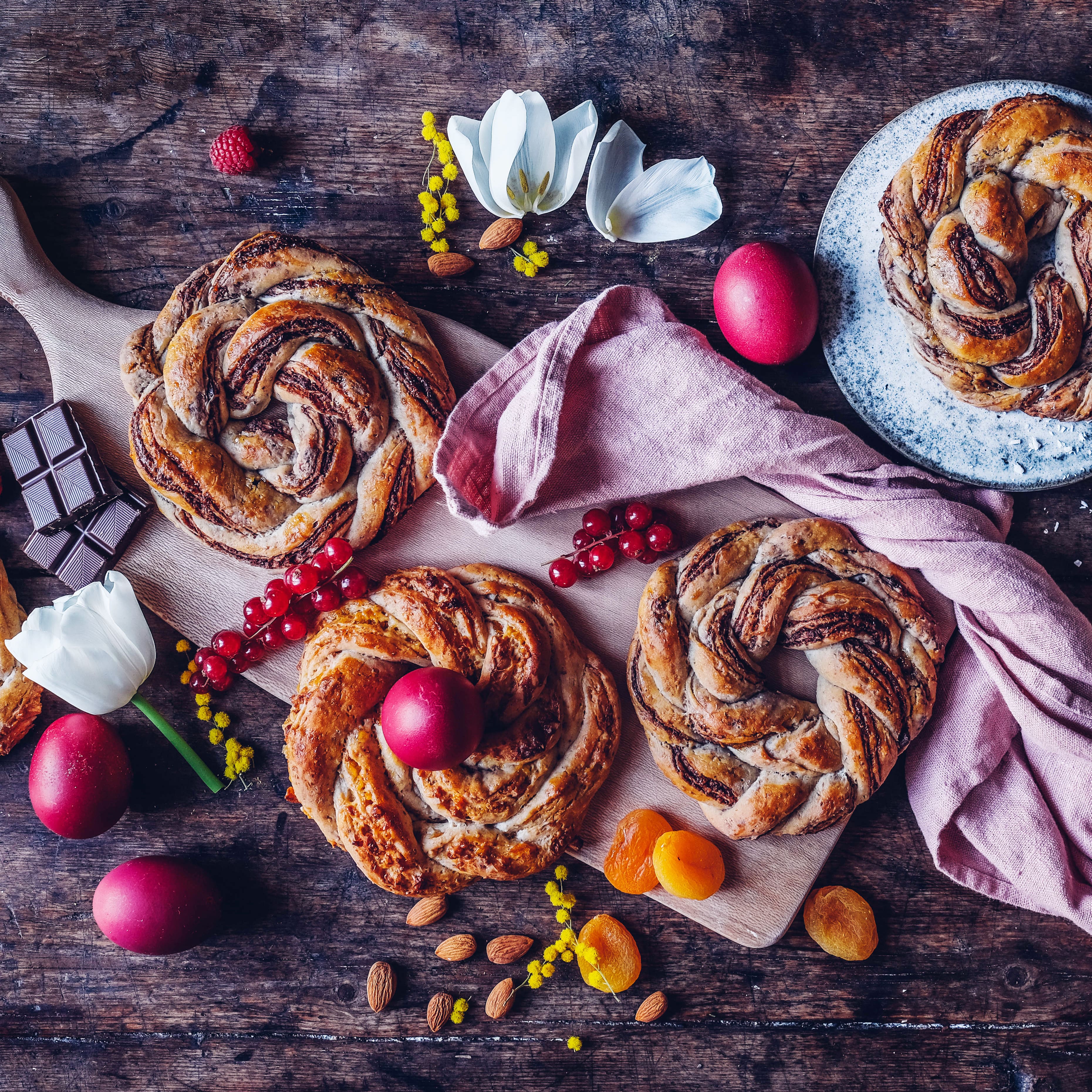 Feiner Osterkranz mit zweierlei Füllung