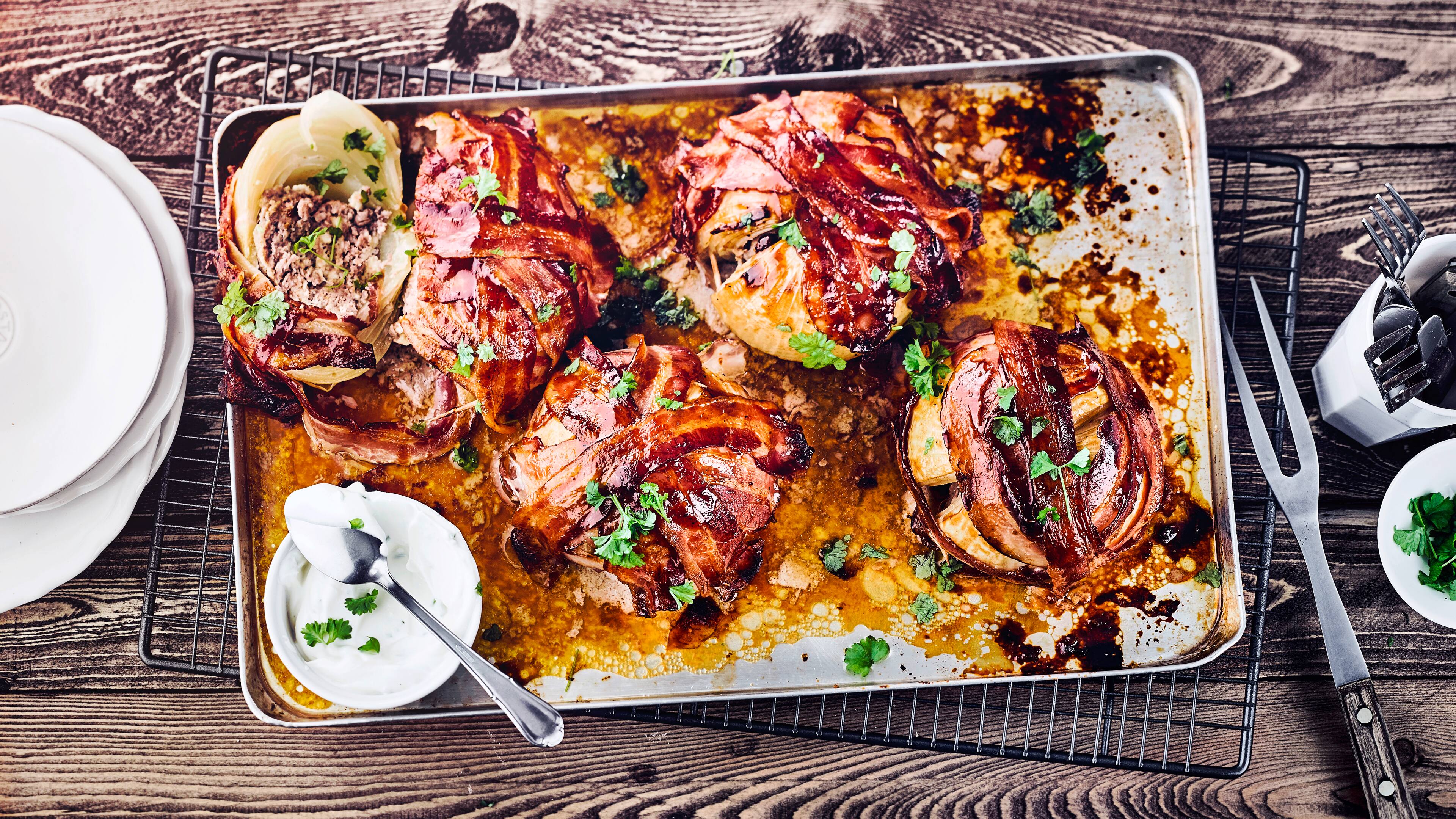 GefüLlte Zwiebeln Auf Schweizer Art Mit Hackfleisch Oignons Farcis à La ...