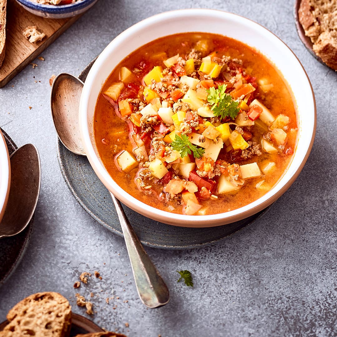 Rezepte für Suppen mit Hackfleisch: die Deftigen | EDEKA