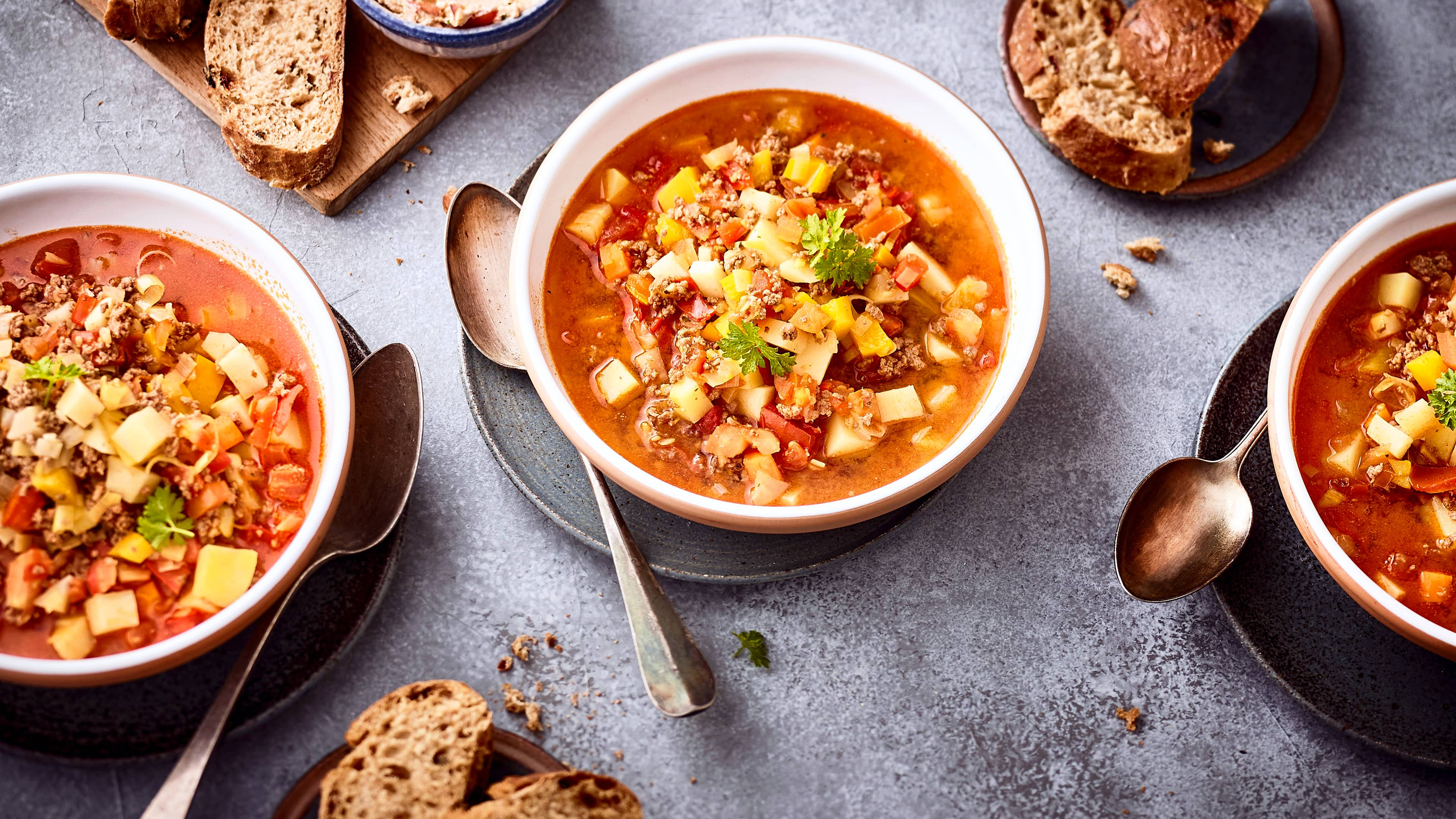 Gemüsesuppe mit Hackfleisch