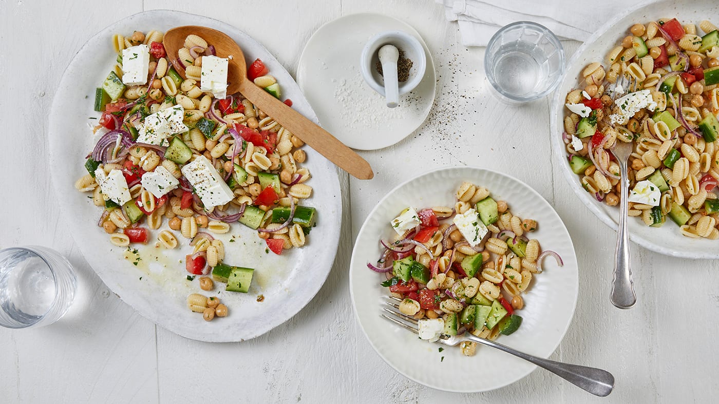 Griechischer Nudelsalat mit Kichererbsen &amp; Feta - Rezept | EDEKA