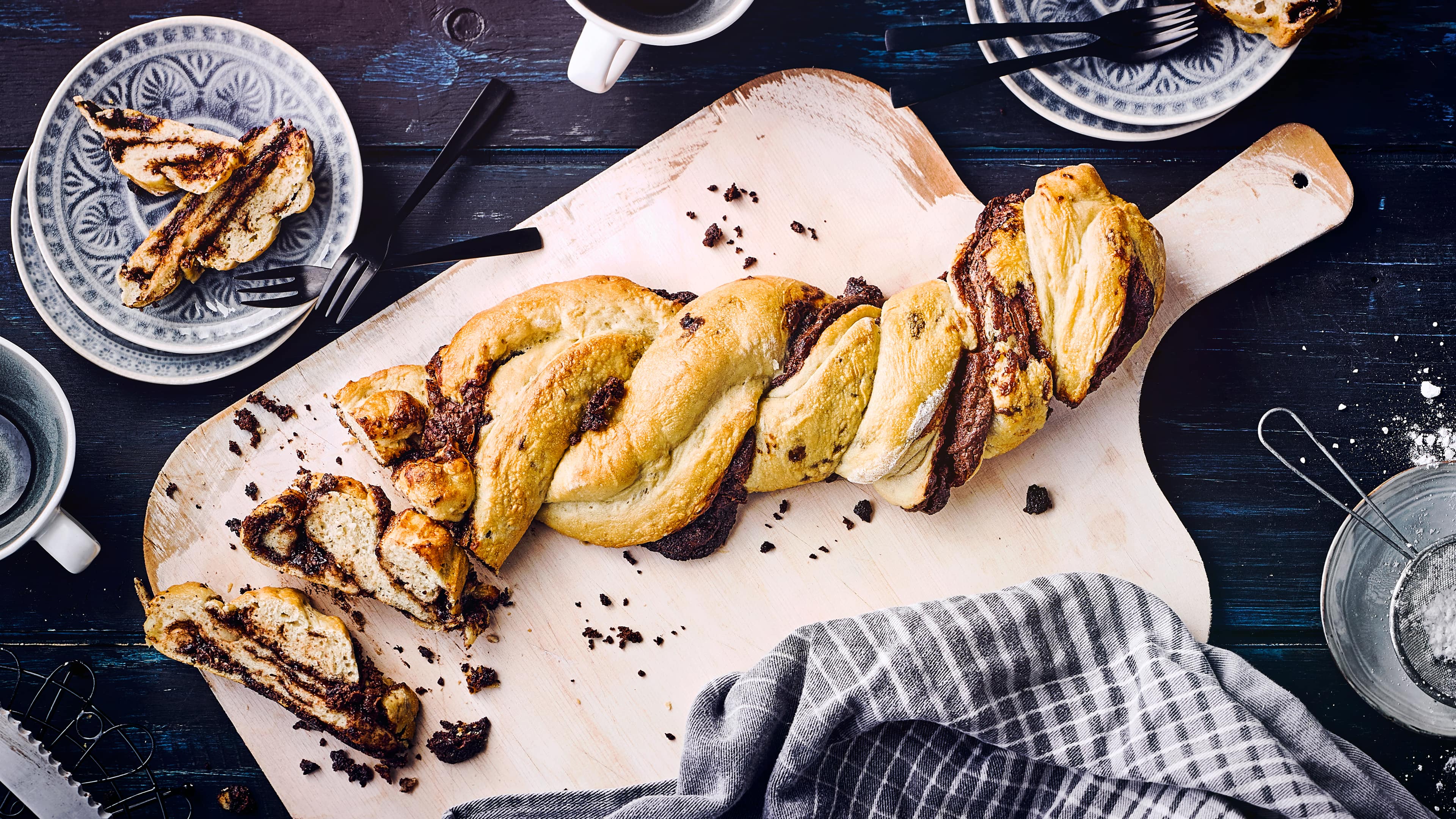 Hefezopf Mit Schokolade - Rezept | EDEKA