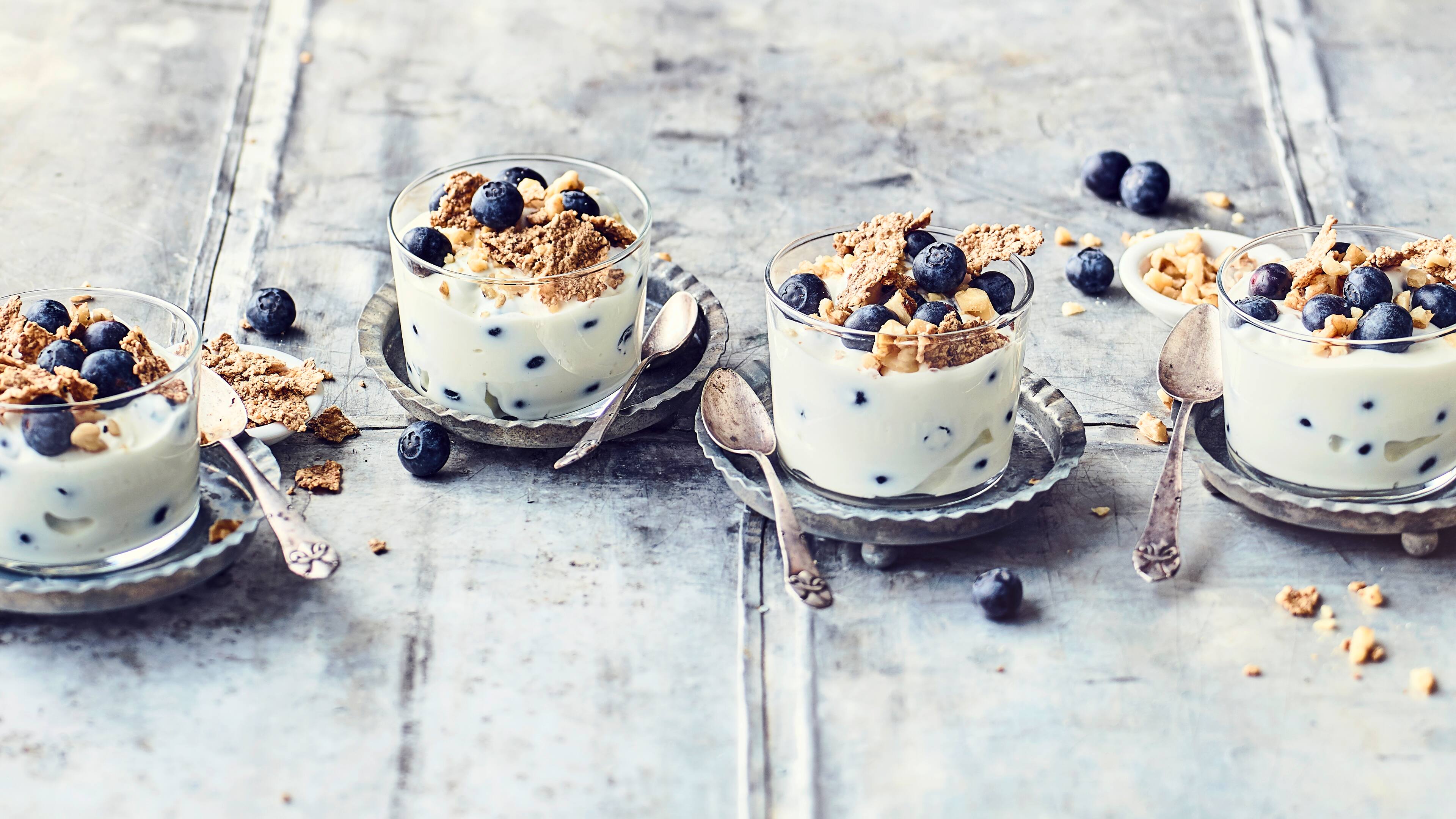 Joghurt mit Heidelbeeren - Rezept | EDEKA