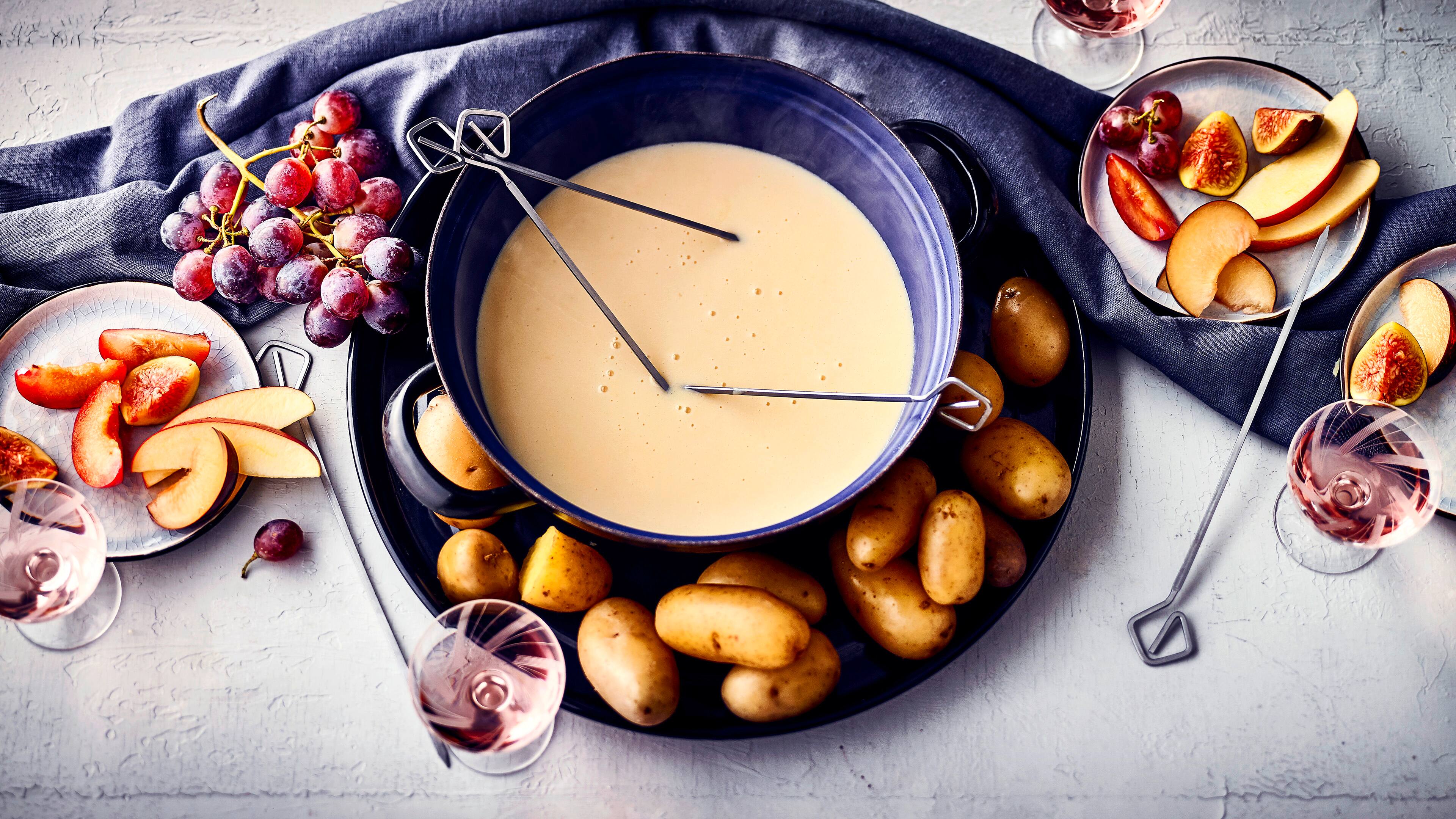 Käsefondue mit Früchten - Rezept | EDEKA