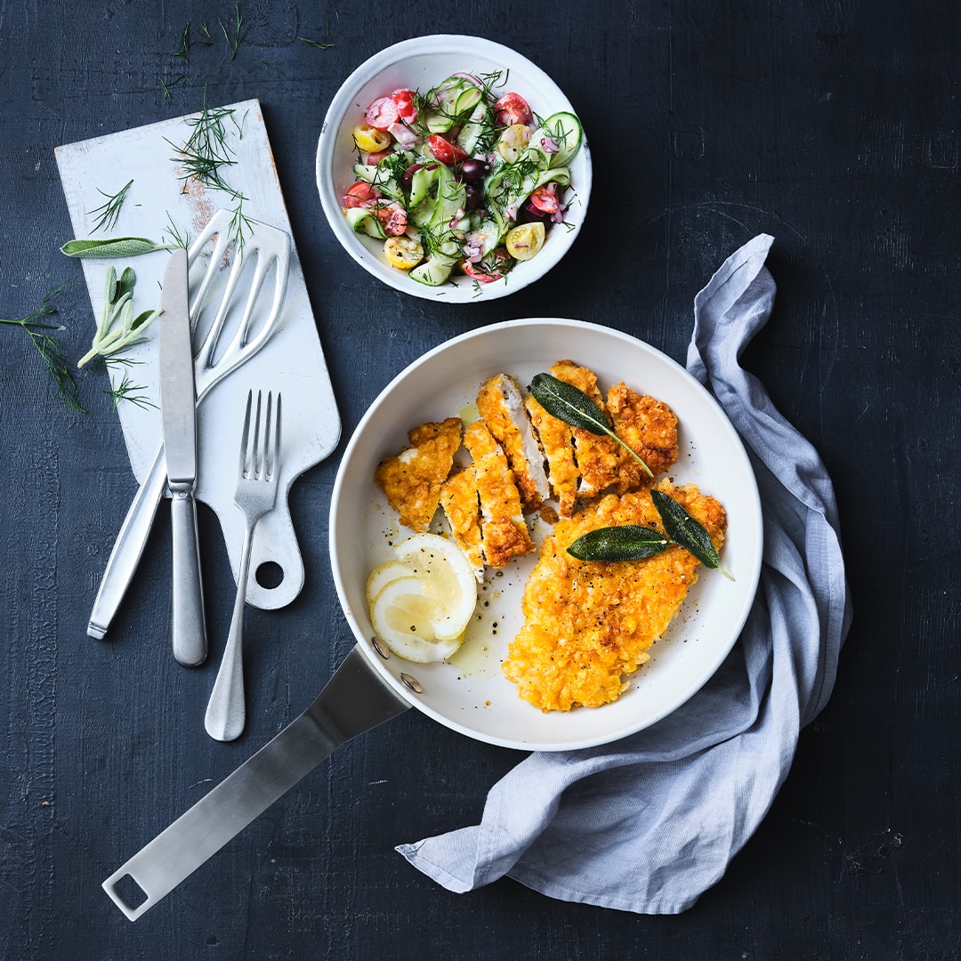 Knusper-Schnitzel mit Gurkensalat