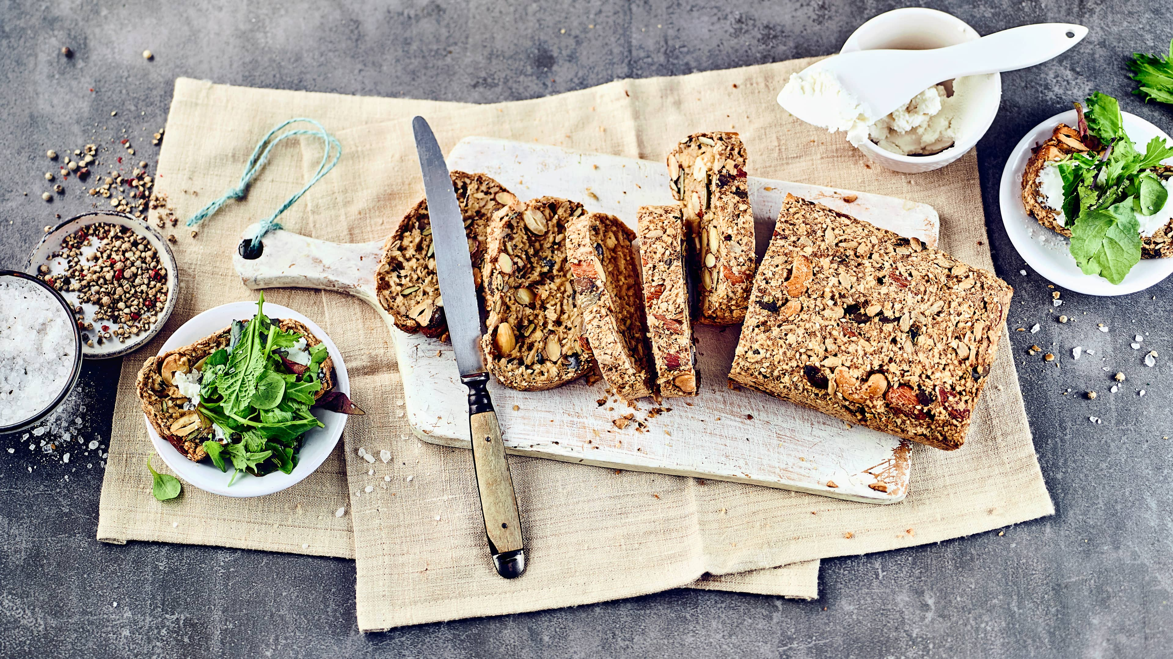 Life-Changing-Bread mit Cashewkernen und vielen weiteren Super-Foods