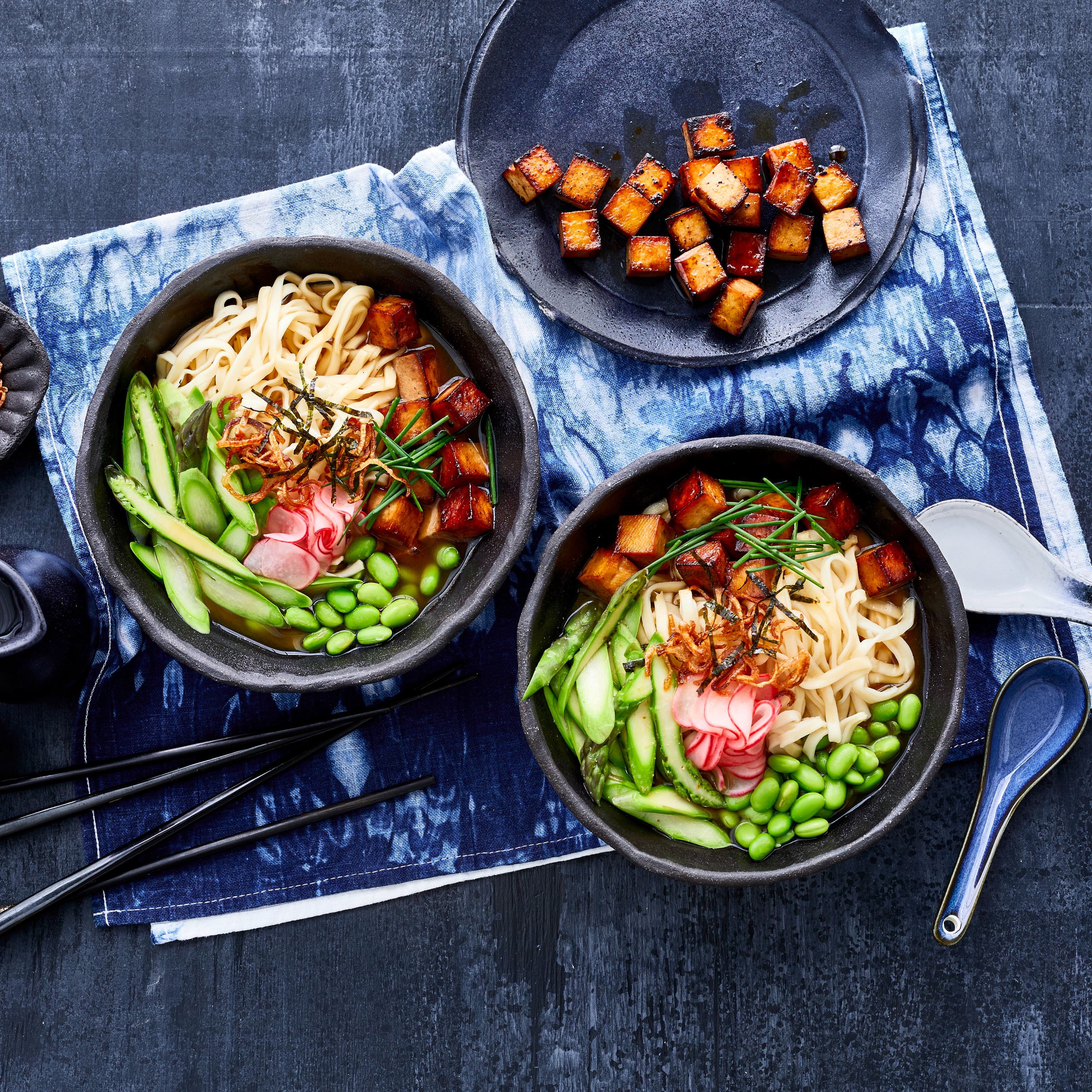 Miso-Ramen mit mariniertem Tofu