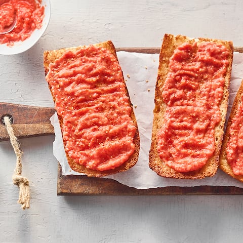 Pan con Tomate