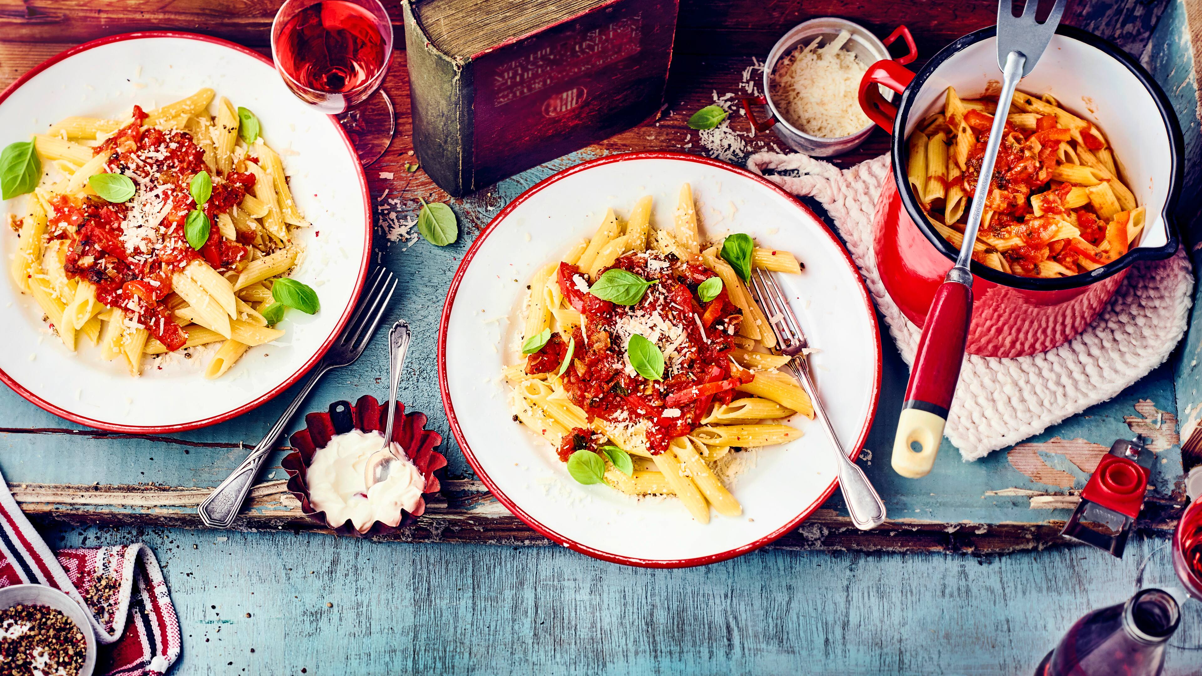 Penne mit Tomaten und Gemüse - Rezept | EDEKA