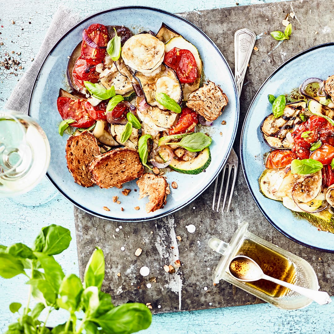 Ratatouille-Salat mit Käse