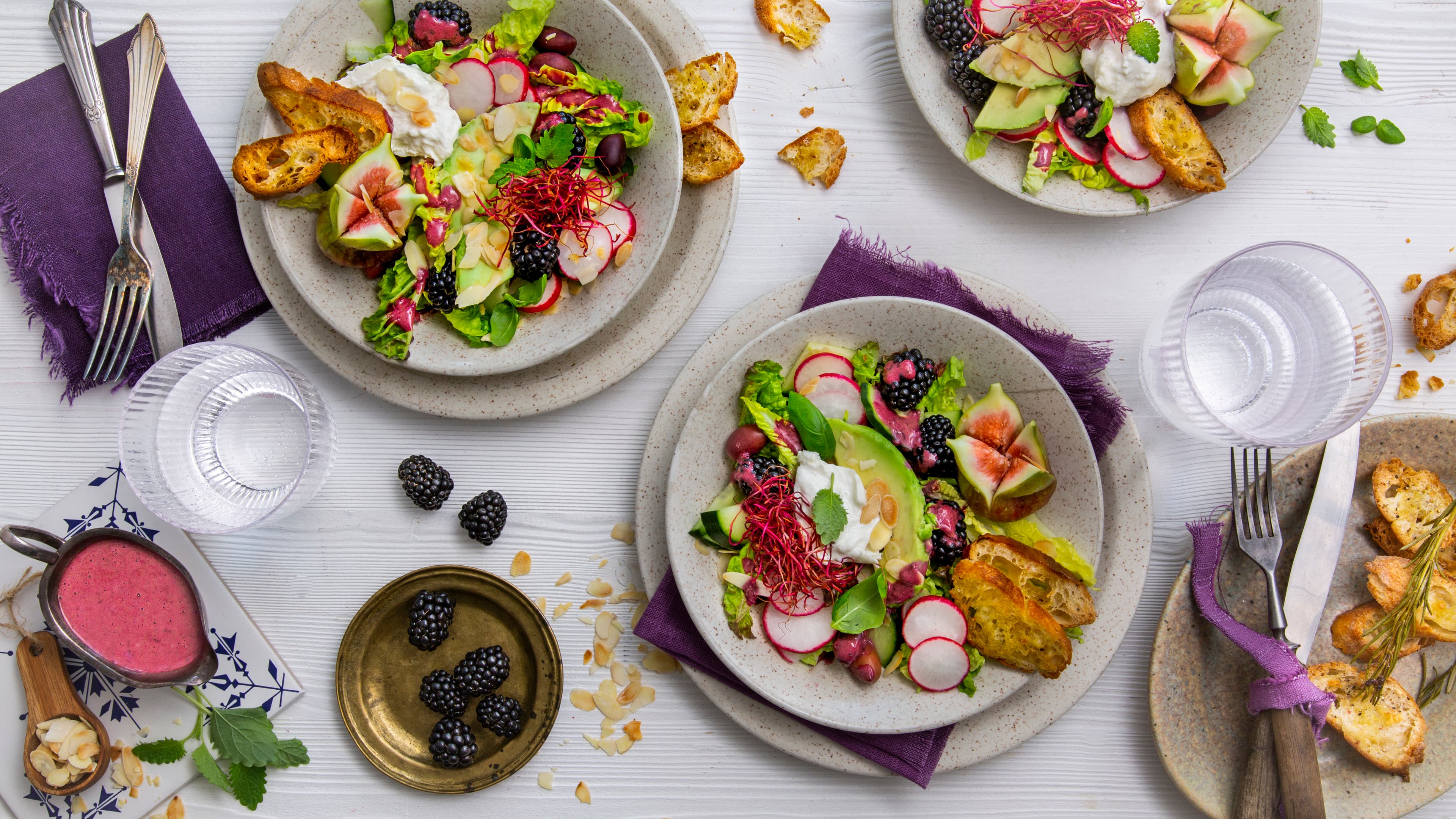 Sommersalat mit Brombeeren