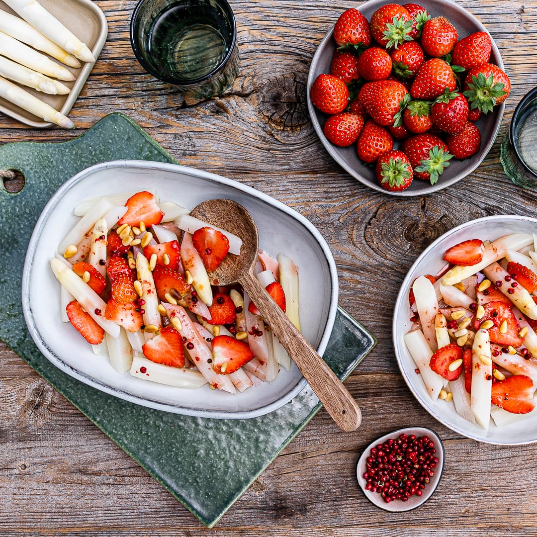 Spargelsalat mit Erdbeeren - Rezept | EDEKA