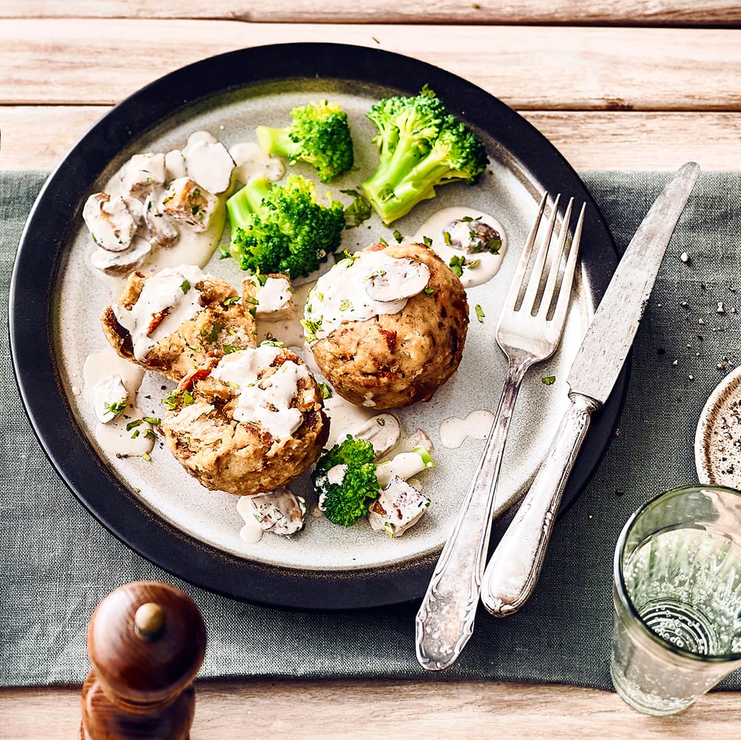 Tomatenknödel mit Ragout