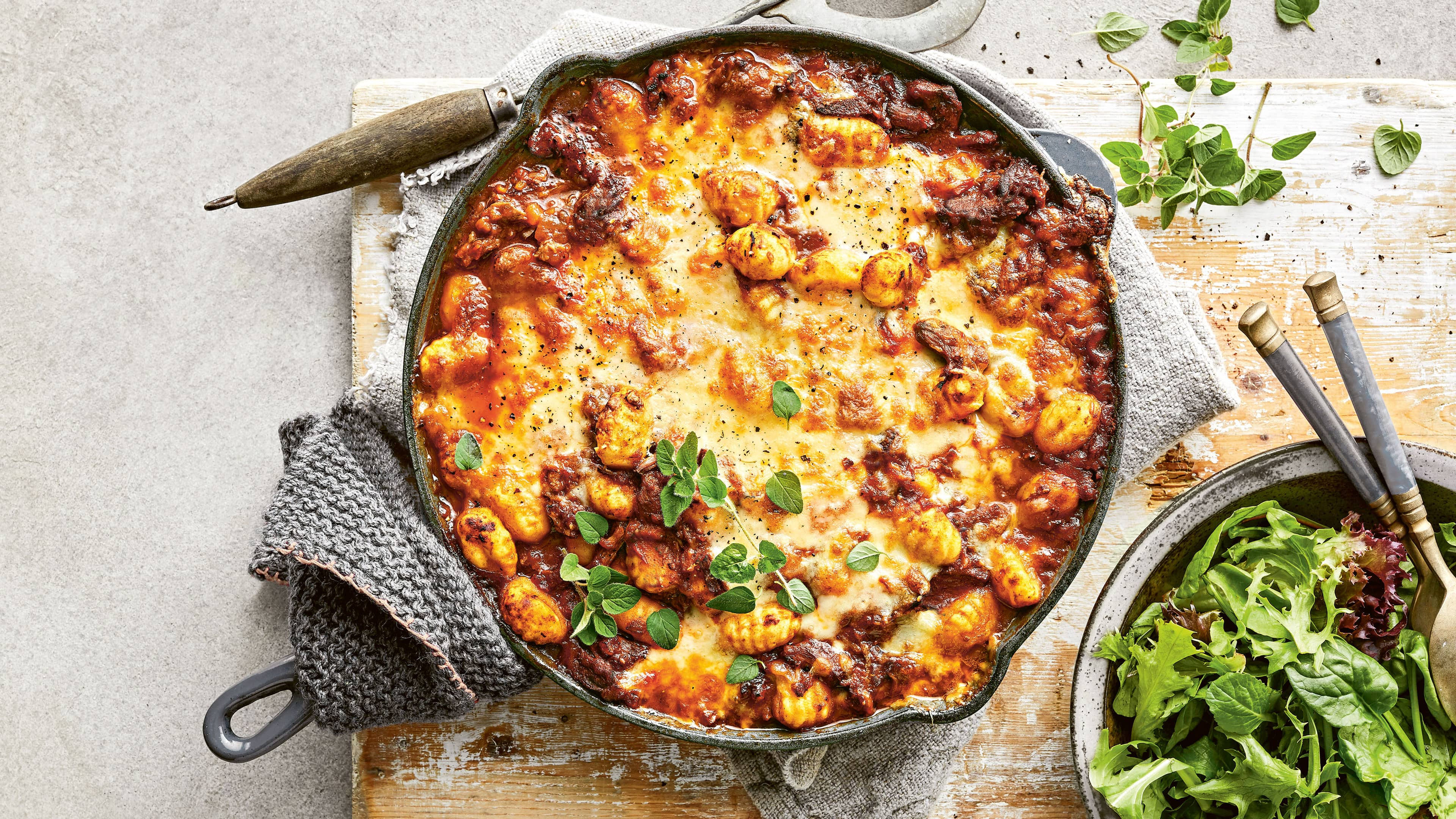 Überbackene Gnocchi-Pfanne mit Rinderhack