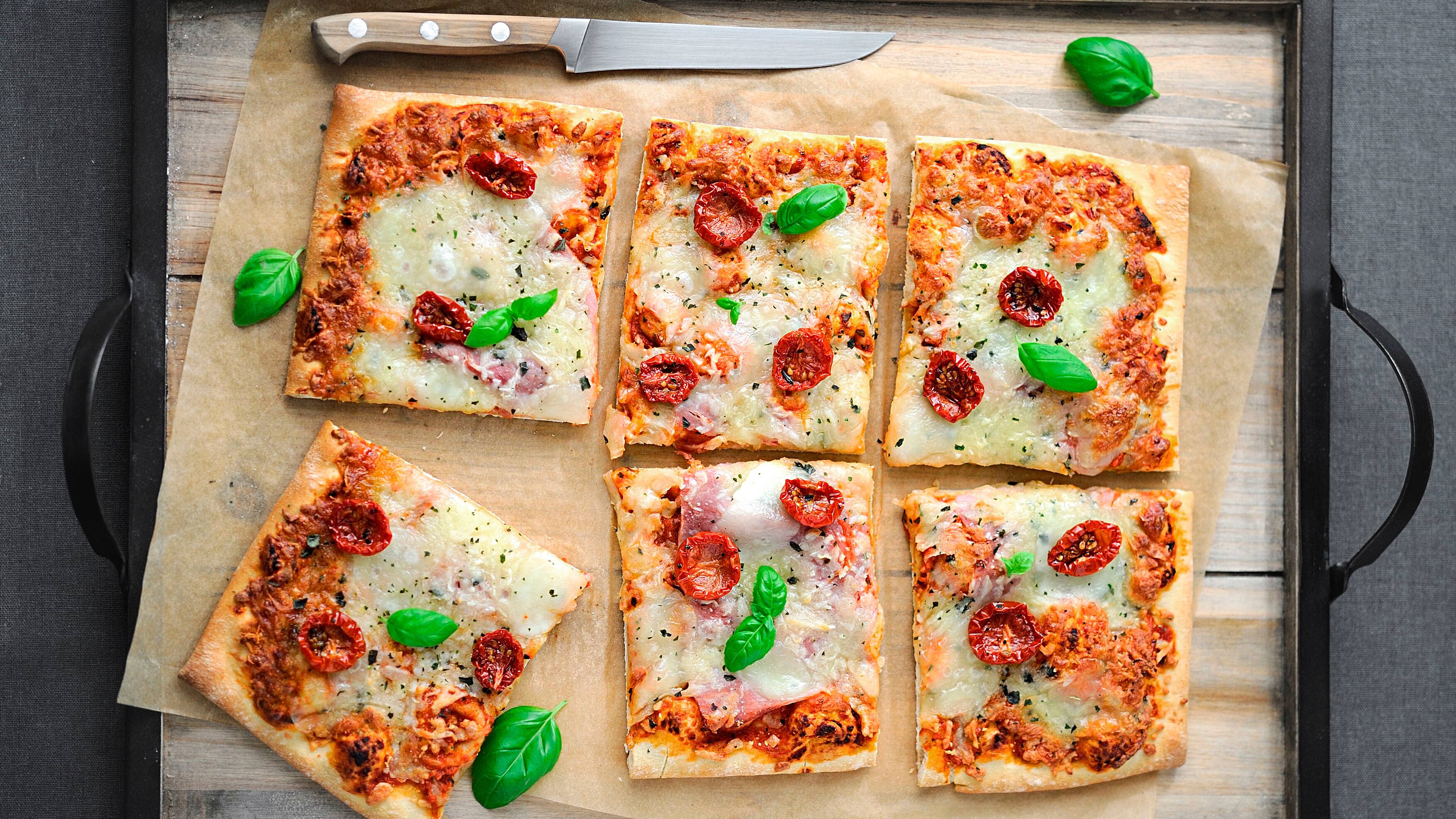 Vegetarische Tomatenpizza - Rezept | EDEKA