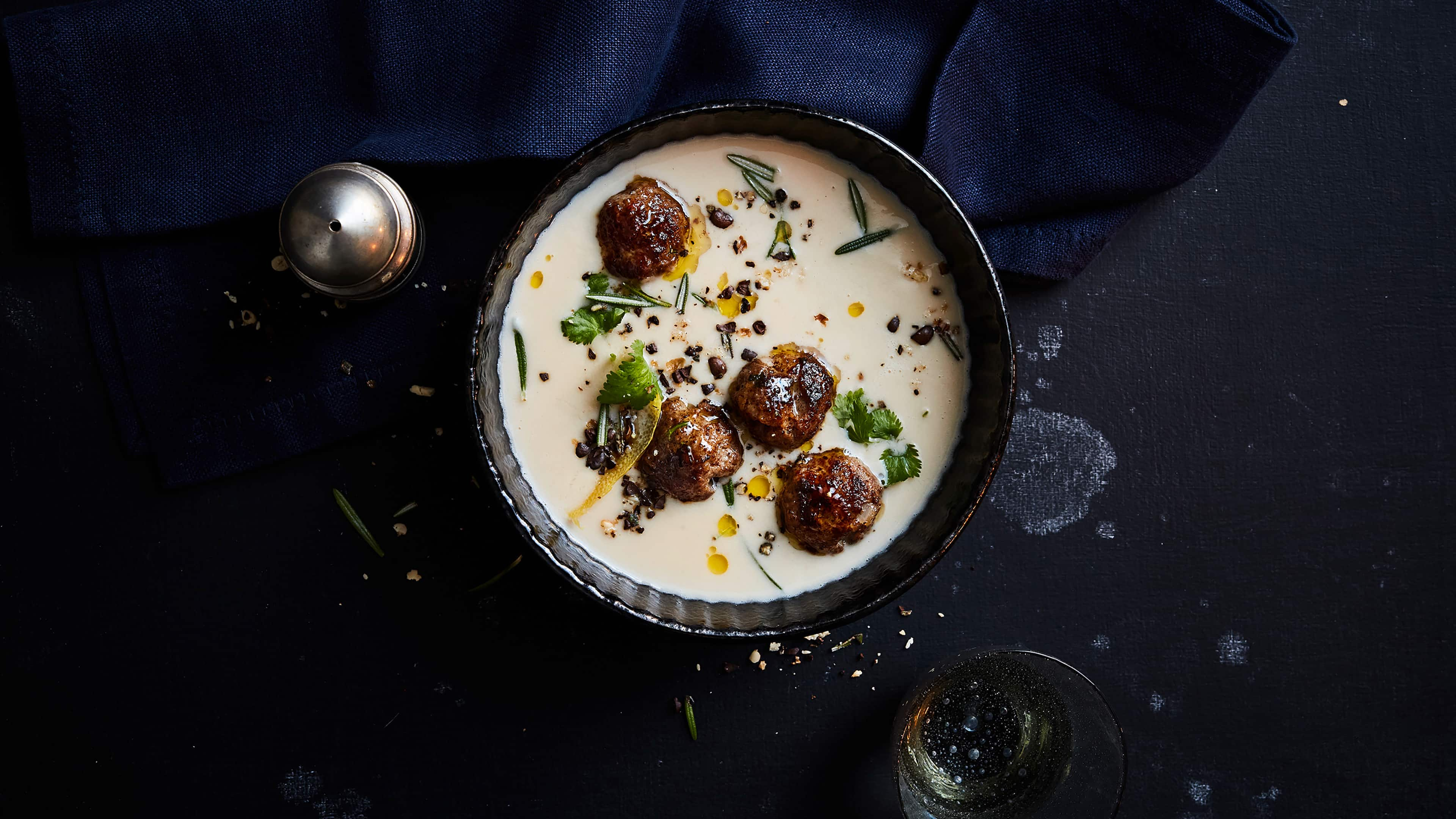 Weiße Bohnensuppe mit Hackbällchen und Gremolata - Rezept | EDEKA