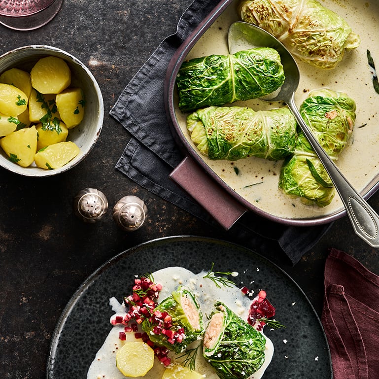 Wirsingrouladen mit Lachs-Garnelen-Füllung