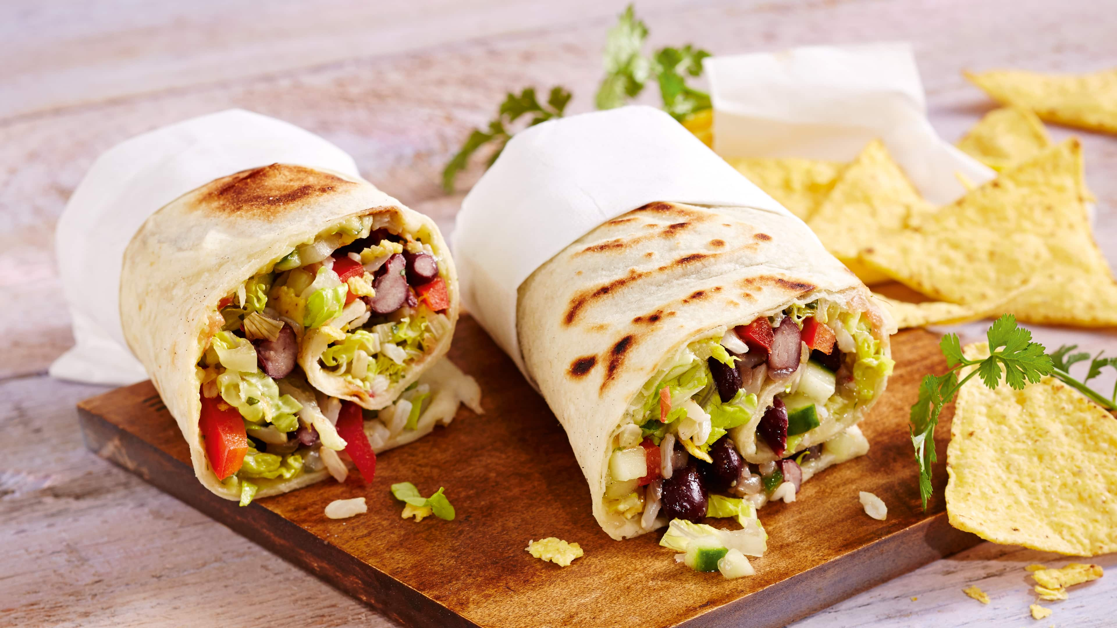 Wraps-Rezepte für lecker gefüllte Teigrollen | EDEKA