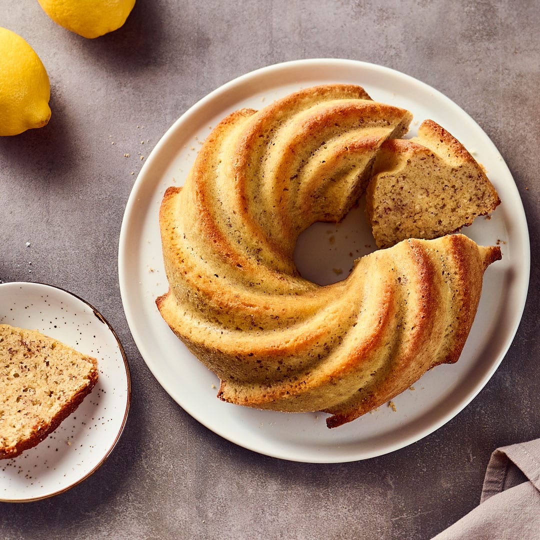 Zitronen-Joghurt-Kuchen mit gemahlenen Mandeln