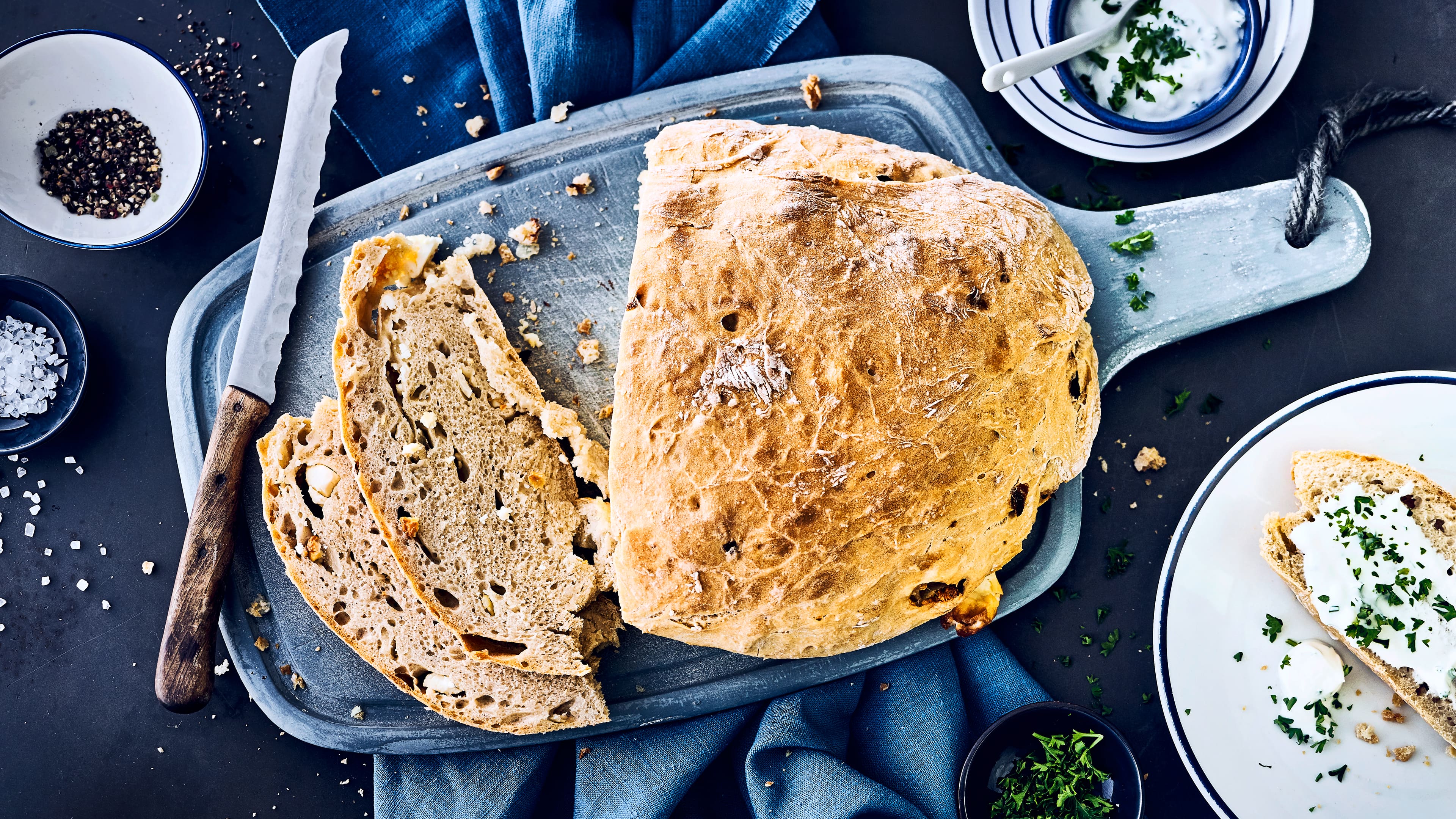 Zwiebel-Käse-Brot