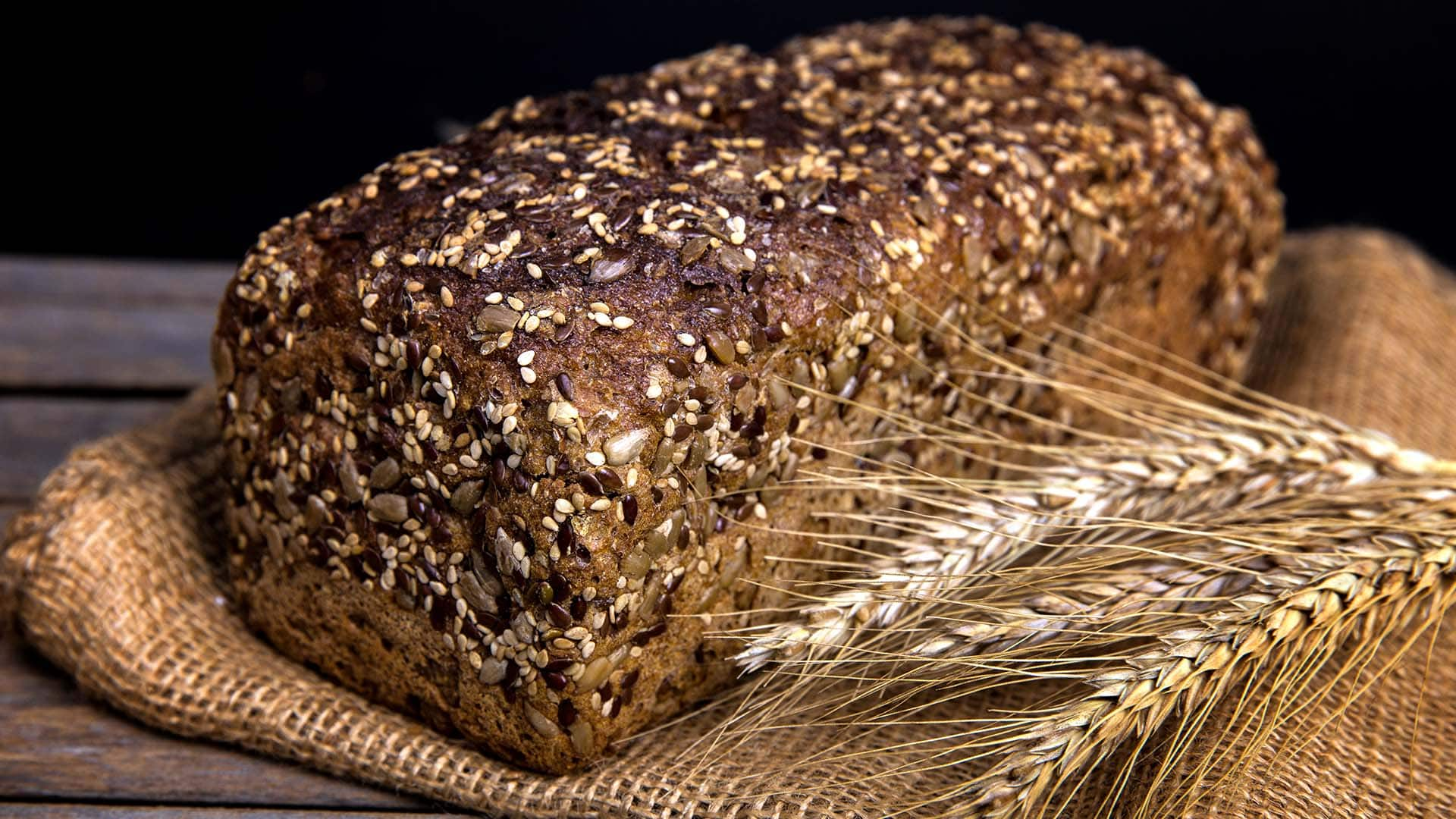 Eiweißbrot selber machen: Infos und Rezepte | EDEKA