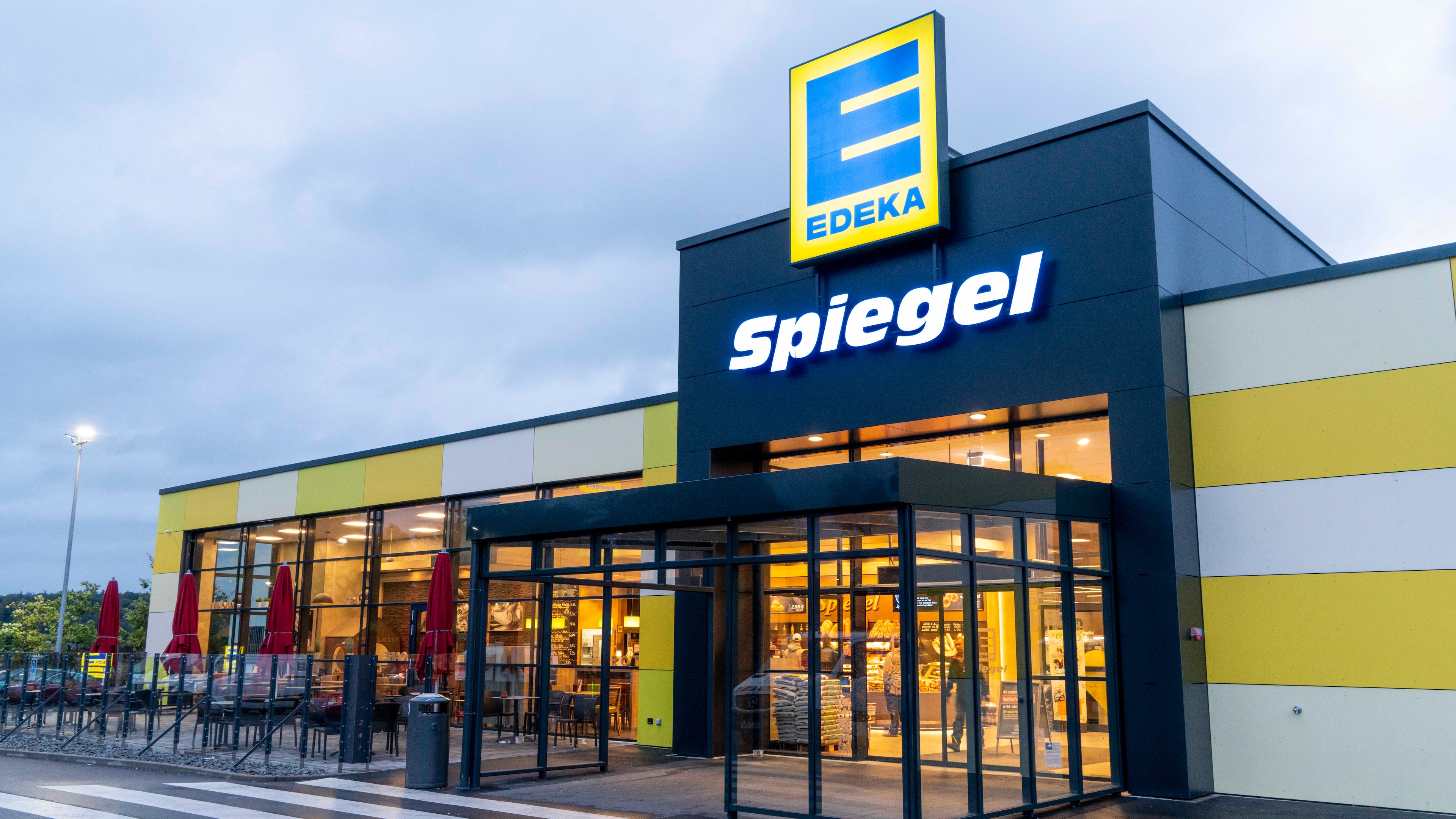 EDEKA Spiegel, Außenansicht