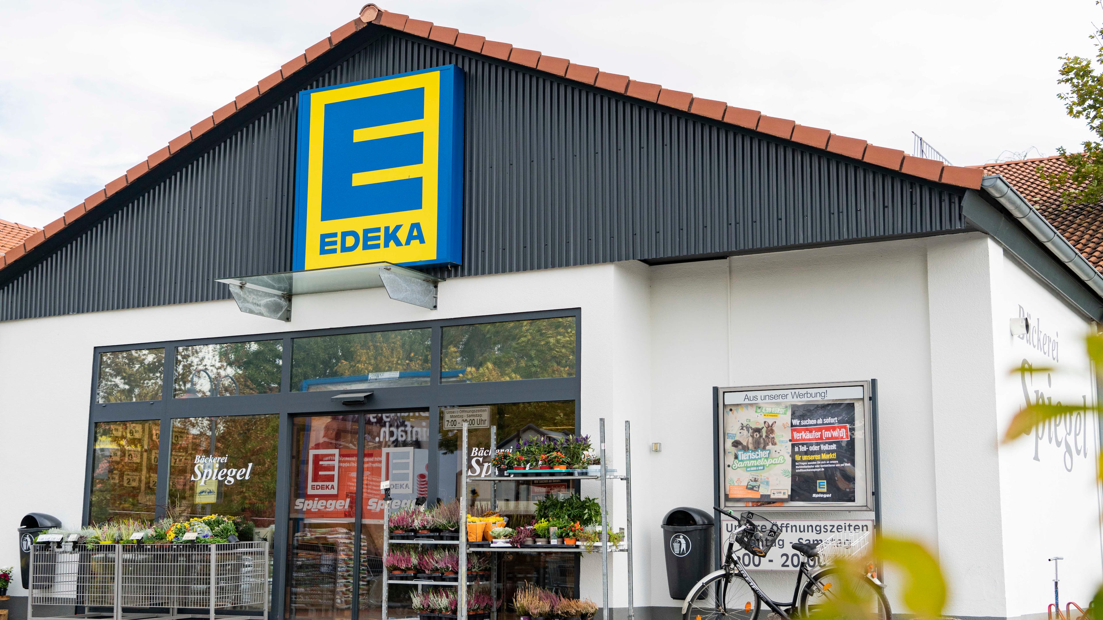 Markteingang EDEKA Spiegel