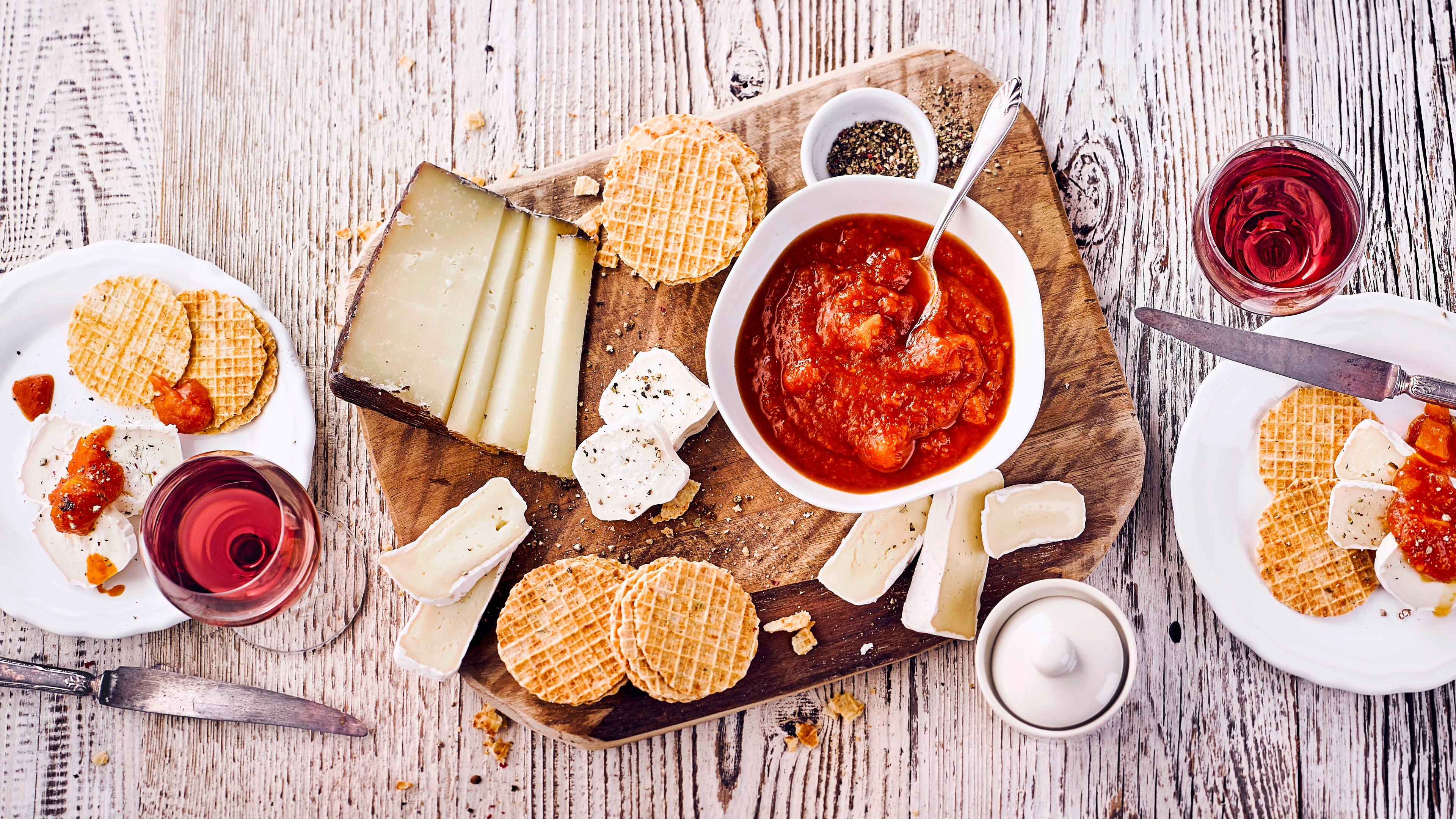 Kürbis-Chutney Unser Kürbis-Chutney-Rezept passt zu fast allem: Fleisch, Fisch, Käse, Reis- oder Pastagerichten, Crackern oder Brot. Und das Beste: Es ist blitzschnell gemacht.