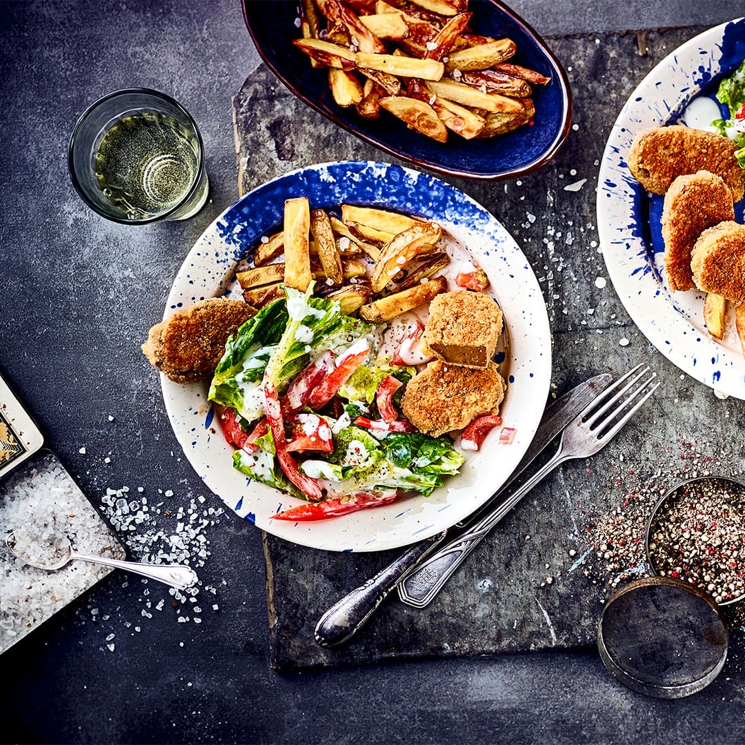 Seitan-Schnitzel Schnitzel mit Pommes geht auch mal vegetarisch: Probieren Sie die köstlichen selbstgemachten Seitan-Schnitzel und reichen Pommes Frites und Salat dazu!